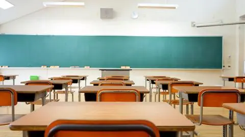 Andrzej Duda has signed the law that will secure increased pay for teachers (video from April 11)