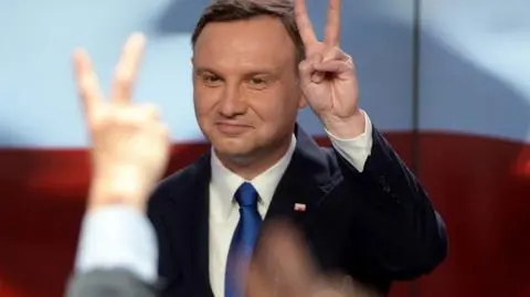 PKW podaje oficjalne wyniki wyborów. Duda przed Komorowskim