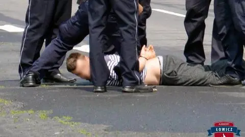 Najpierw zabił matkę, potem uciekał tirem. Trzy miesiące aresztu