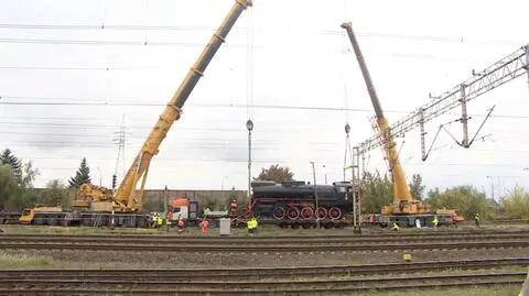 Ogromna lokomotywa stanie pod stadionem Lecha