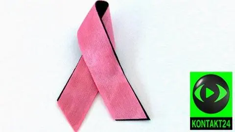 "Lubię na dywanie, biurku, krześle..."