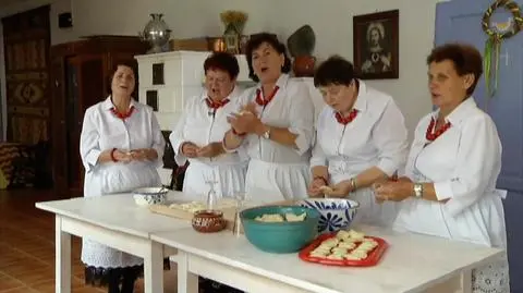 The Rolling Stones' "Satisfaction" by Polish folk group "Niezapominajki"