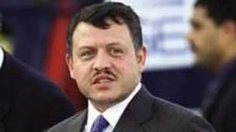 Król obiecuje reformy. Uniknie rewolucji?