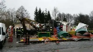 Ciężarówka wjechała w sklep 