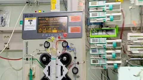 Dziewczynka nie oddycha samodzielnie 