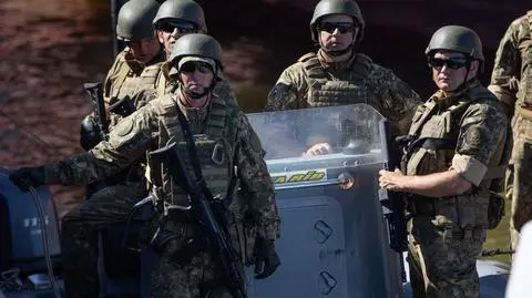 Nagranie z 27 maja: kilka dni po zaprzysiężeniu na prezydenta Zełenski odwiedził strefę walk w Donbasie 