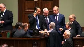 Radosław Sikorski poinformował amerykańskiego szefa dyplomacji, że Polska nie wexmie udziału w interwencji w Syrii