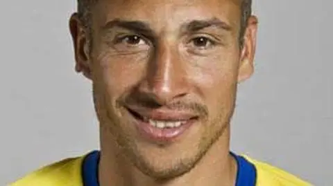 17. Henrik Larsson