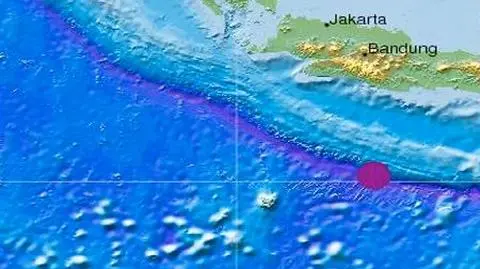 Ziemia zatrzęsła się w Indonezji