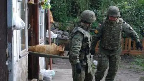 50-kilogramową bombę lotniczą znaleźli w piwnicy