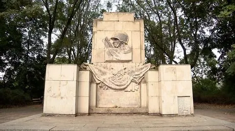 Warszawski monument przechodzi do historii