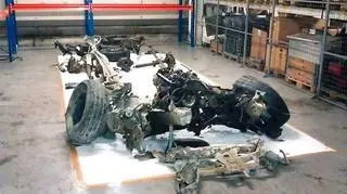 Resztki samochodu, w którym Breivik ukrył bombę