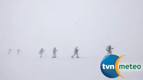 Co dzień 6 tys. kalorii i 8 l płynów. Zimowe służby specjalne