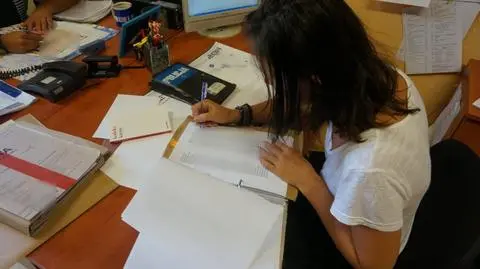 470 zarzutów, 30 tomów akt. Podstępem przejmowali odbiorców prądu