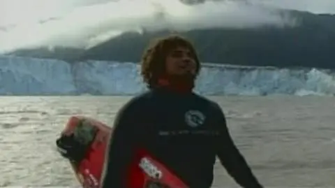 Ekstremalny surfing na lodowcu