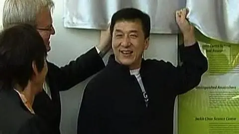 Jackie Chan rusza do walki z rakiem