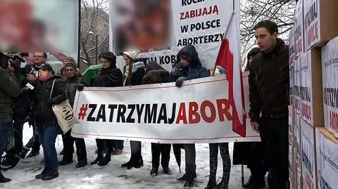 Propozycje zmian prawa aborcyjnego wywołują wiele emocji (materiał "Czarno na białym" z listopada 2017)