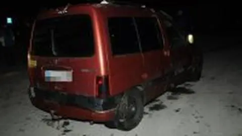 Tragiczne odkrycie policji. Zwłoki w samochodzie wyłowionym z rzeki