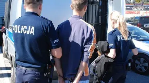 Wracali z imprezy. Uszkodzili kolejkę, przystanki i samochód