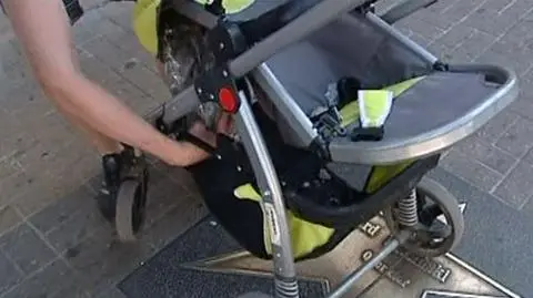 "Pchali wózek i się zataczali". Pijanych opiekunów zatrzymała policja