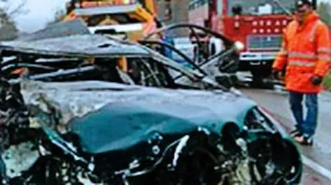 5 osób spłonęło w wypadku. Dziecko cudem przeżyło
