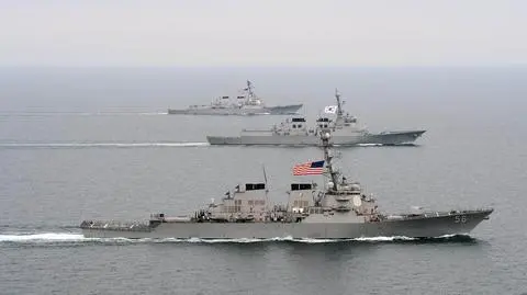 Kolejne wypadki okrętów US Navy oznaczają problemy dla oficerów