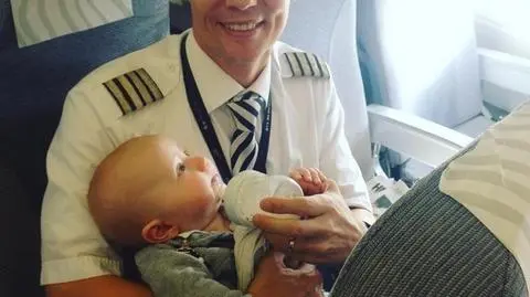 Pilot pomógł pasażerce, nakarmił jej dziecko