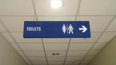 Chinki okupują publiczne toalety