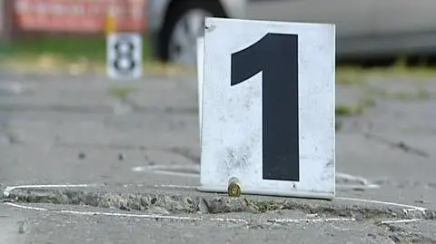 Łuski pocisków po strzelaninie we Wrocławiu