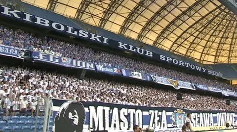 Jednak antysemityzm? "Waszym domem Auschwitz" wraca do prokuratury