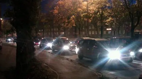 Przed Wszystkimi Świętymi tłok na ulicach 