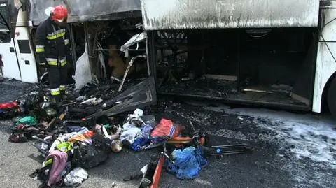 Spłonął autokar. Sześć osób w szpitalu