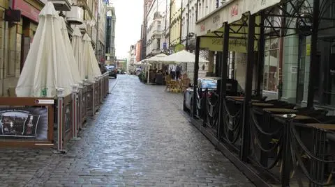Miejsca parkingowe zamiast ogródków restauracyjnych 