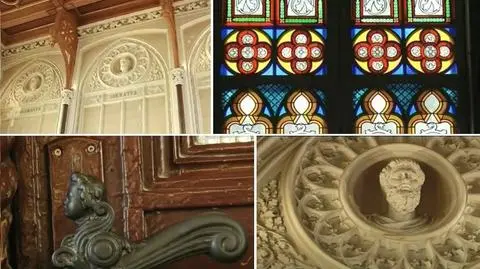 Pozłacany żyrandol, płaskorzeźby Sofoklesa, Kopernika i Homera