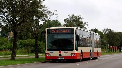 Kierowcy i motorniczowie poprawili "trójkę" o plus