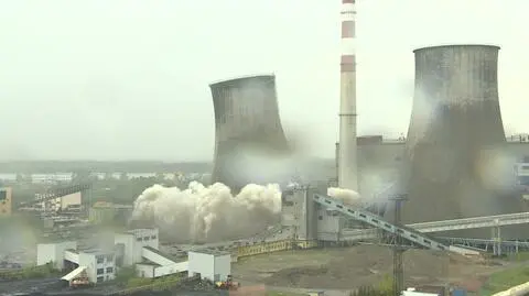 Chłodnia kominowa runęła w 3,5 sekundy