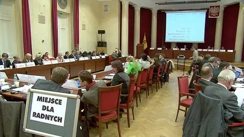 Ile zarobi radny, ile prezydent miasta? Samorządy w liczbach