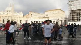 August Jakubik dobiegł do Watykanu