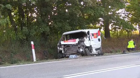 Wypadek na drodze krajowej 45. Pasażer nie żyje, kierowca w szpitalu