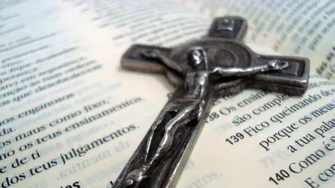 Kościół ostrzej wobec księży - pedofilów