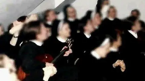 53 byłe zakonnice przebywają nadal razem