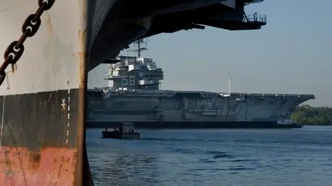 Niegdyś duma US Navy, teraz sprzedany za centa. Lotniskowiec idzie na złom