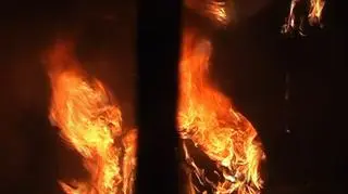 Płonący samochód Julii Pitery