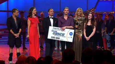 Brian odebrał czek na 100 tys