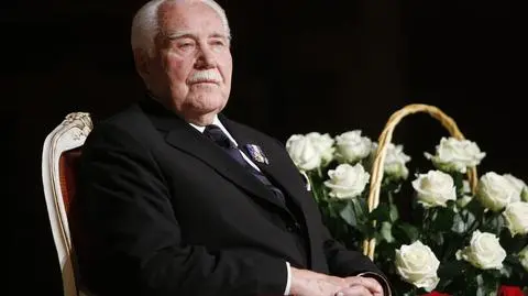 Trumna z ciałem Ryszarda Kaczorowskiego wystawiona w Belwederze?