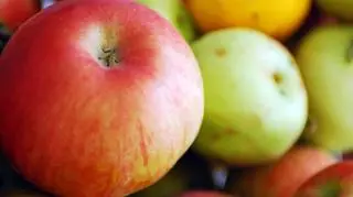 Dentyści zalecają, by myć zęby co najmniej dwa razy dziennie 