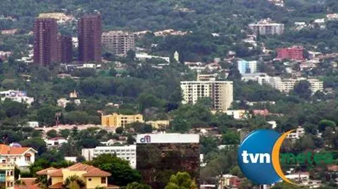 700 wstrząsów w dobę. Dziesiątki domów zniszczonych