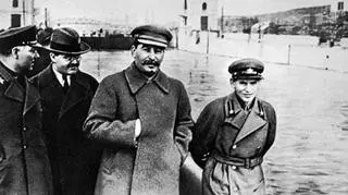 Woroszyłow, Mołotow, Stalin i Jeżow