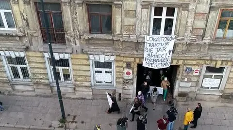 Ich dom może się zawalić, ale oni nie mają gdzie pójść. Urzędnicy: szukamy rozwiązań