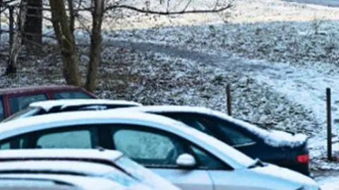Deszcz ze śniegiem i porywisty wiatr nad Polską